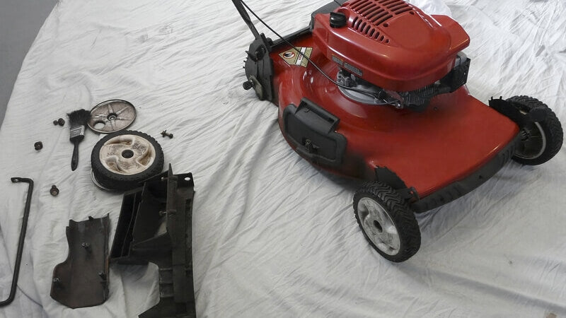 lawn mower in the repair process